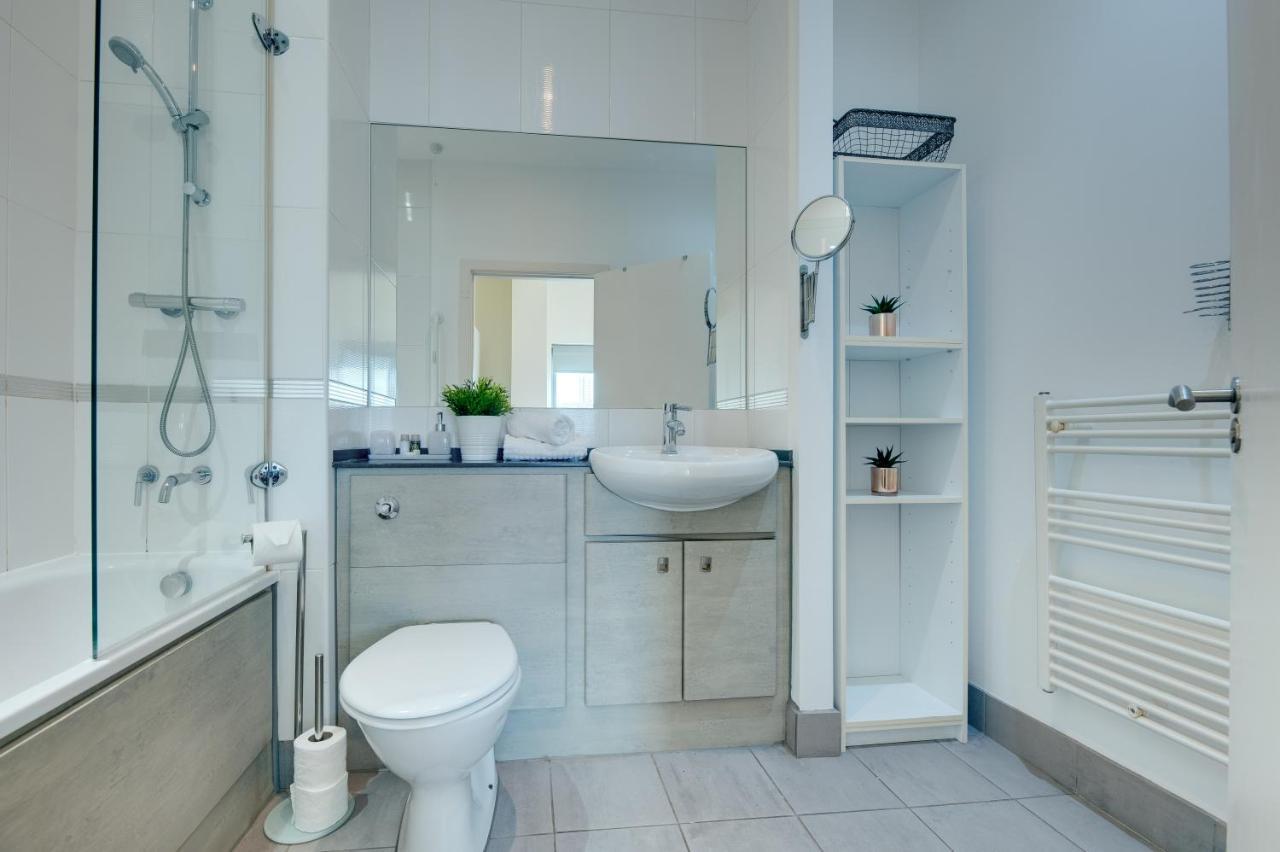 Crown Apartments 3B By Week2Week Newcastle-upon-Tyne Exteriör bild