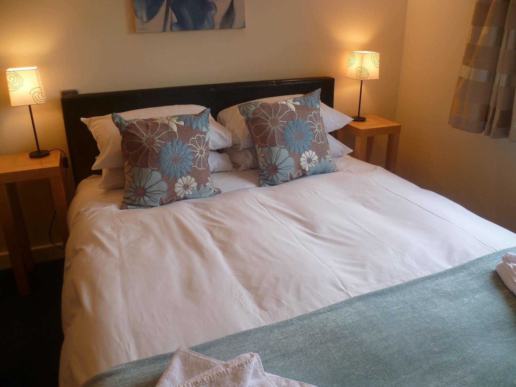 Crown Apartments 3B By Week2Week Newcastle-upon-Tyne Exteriör bild