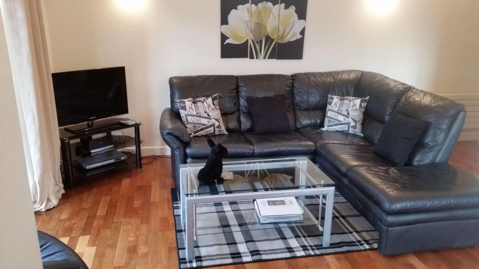 Crown Apartments 3B By Week2Week Newcastle-upon-Tyne Exteriör bild